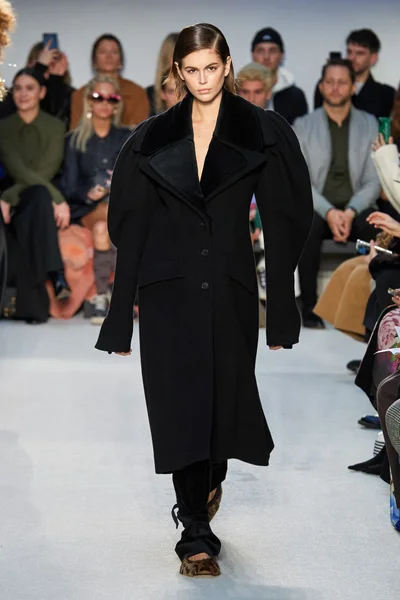 Look 2